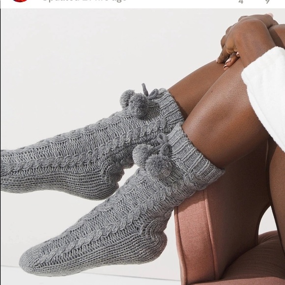 MUK LUKS Women's Pom Cabin Knit Socks - Picture 11 of 13